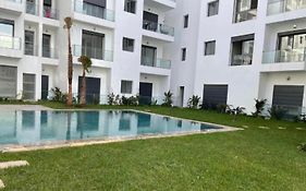 Aeroport Apartment Glourios